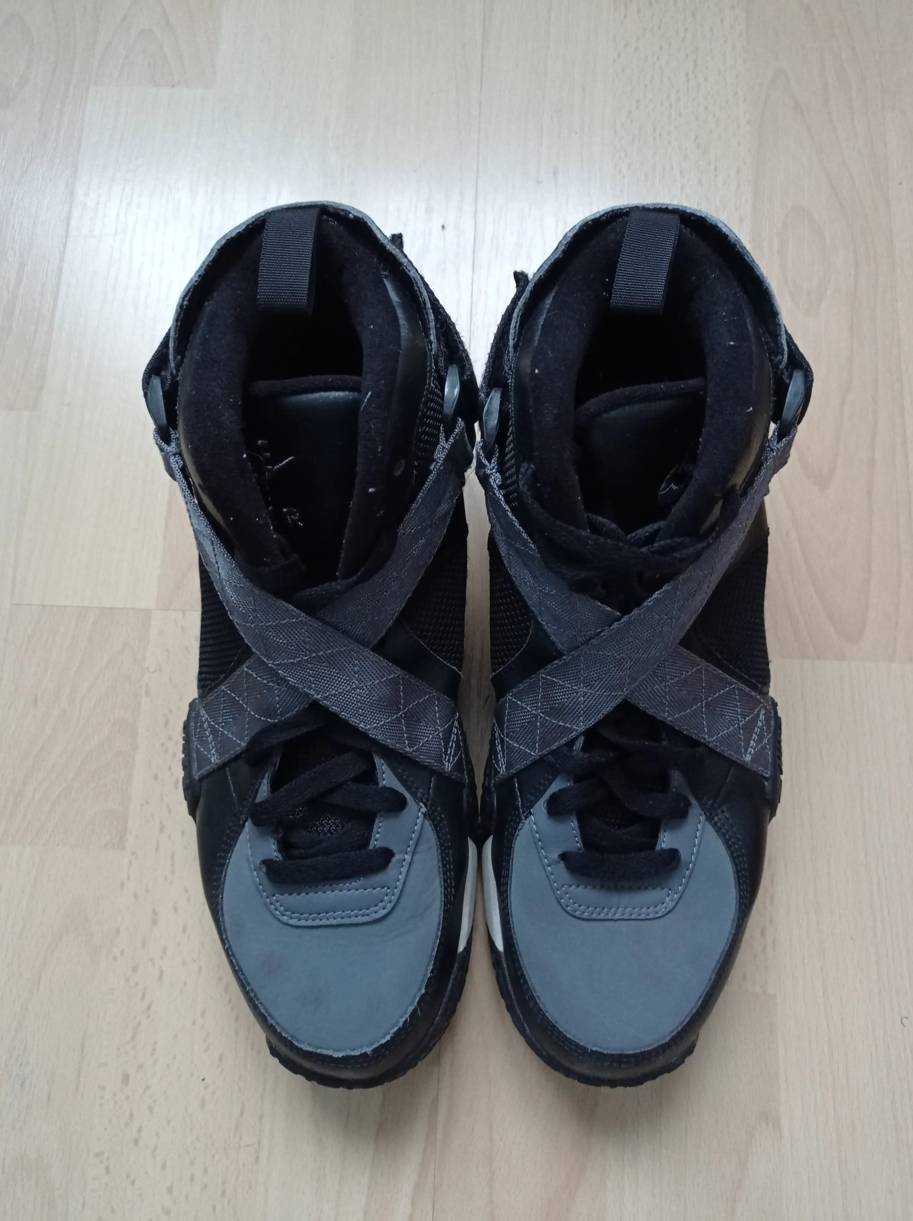 Air Raid 'Black Flint Grey' 2014